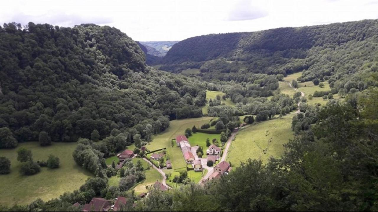 Gite Des Reculees Ladoye-sur-Seille Exterior photo